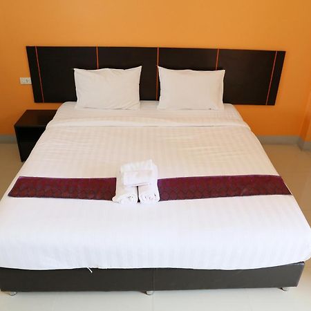 La Viva Hotel Buriram Buitenkant foto