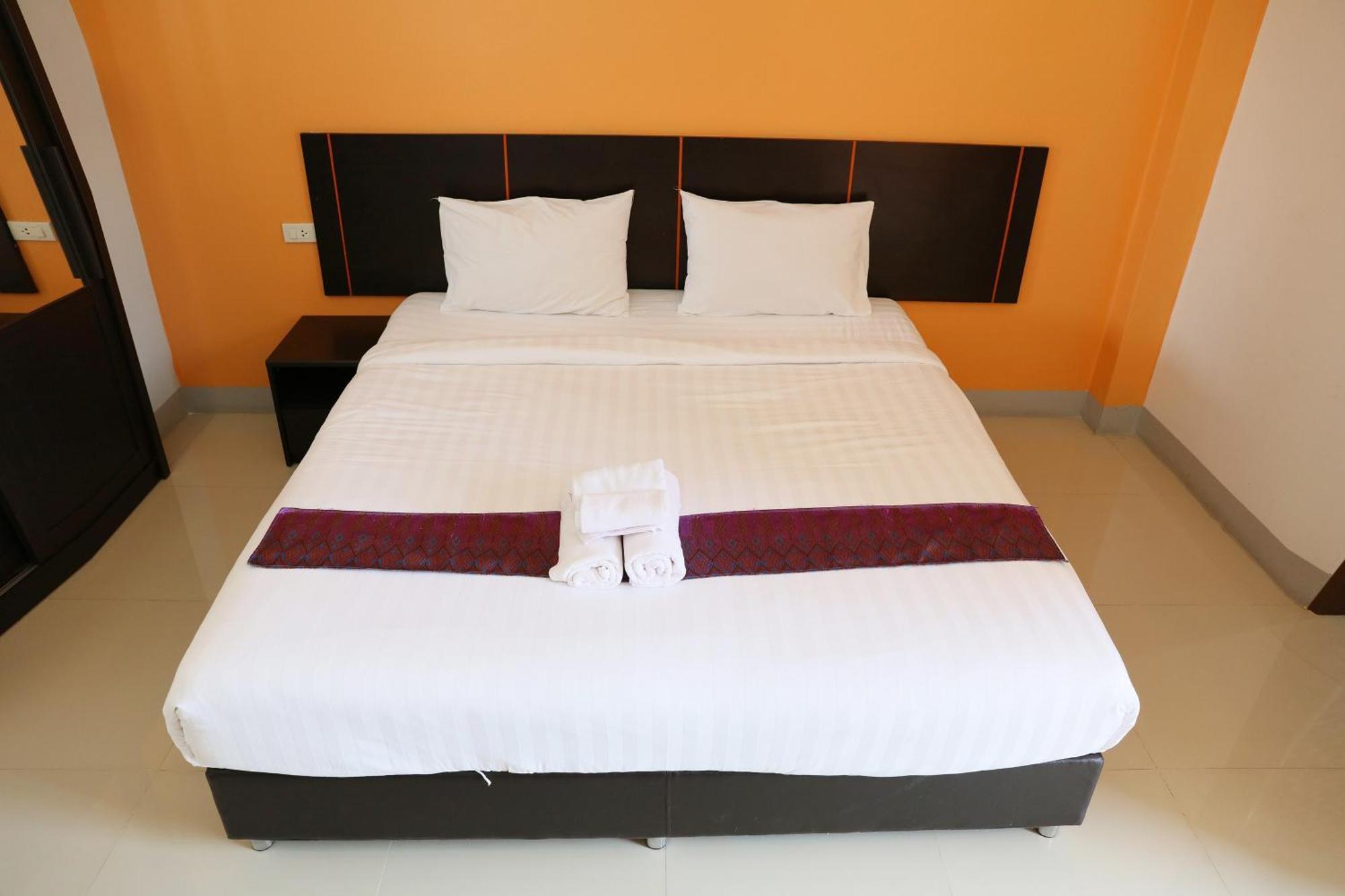 La Viva Hotel Buriram Buitenkant foto