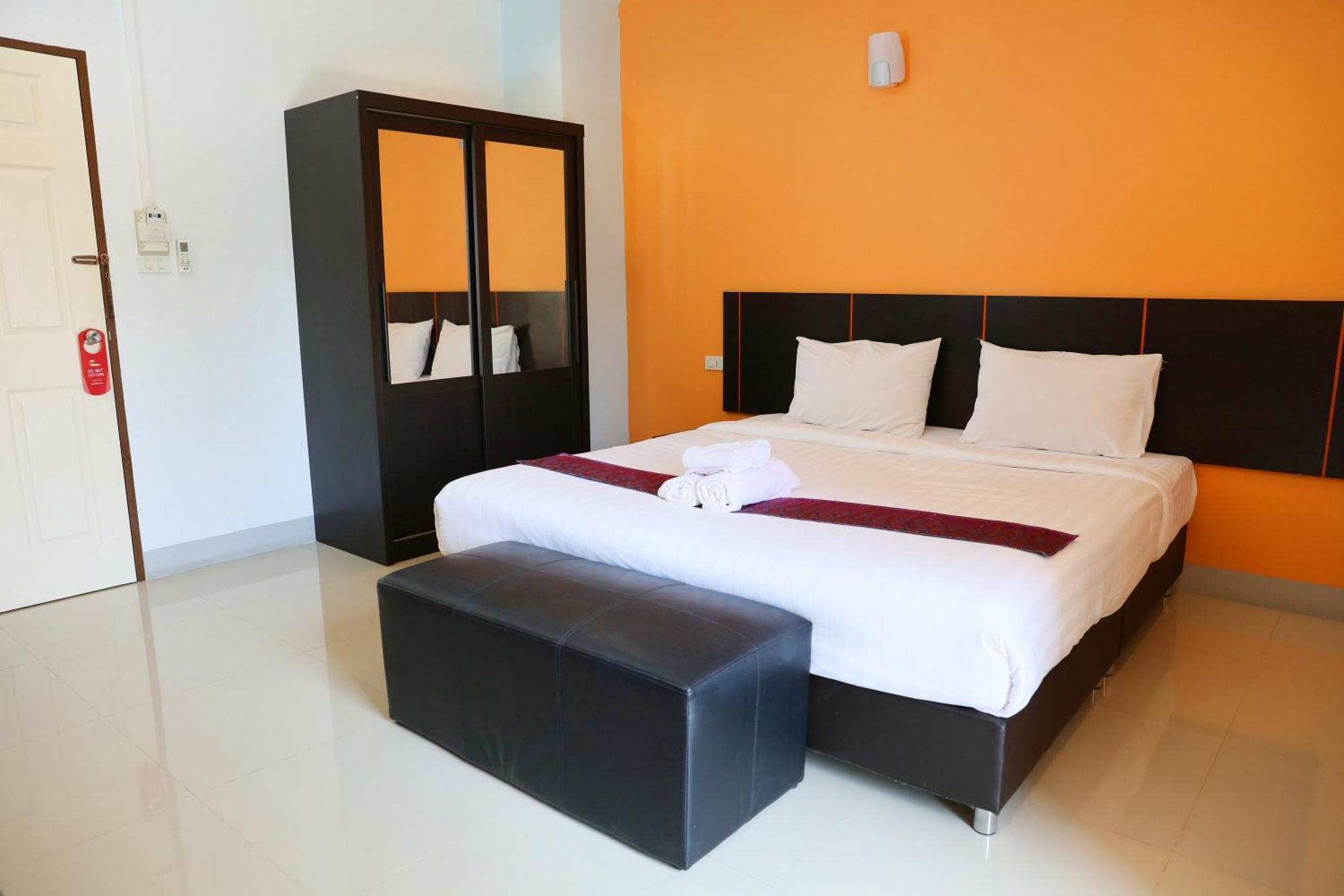 La Viva Hotel Buriram Buitenkant foto