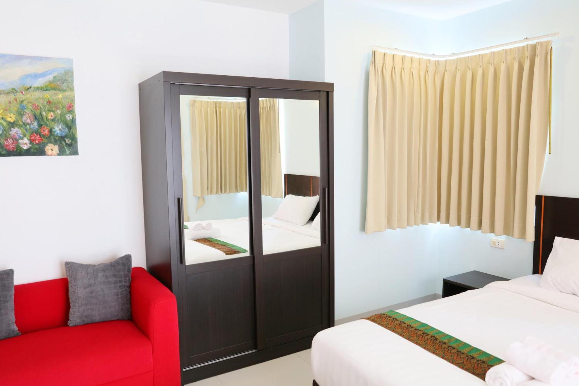 La Viva Hotel Buriram Buitenkant foto