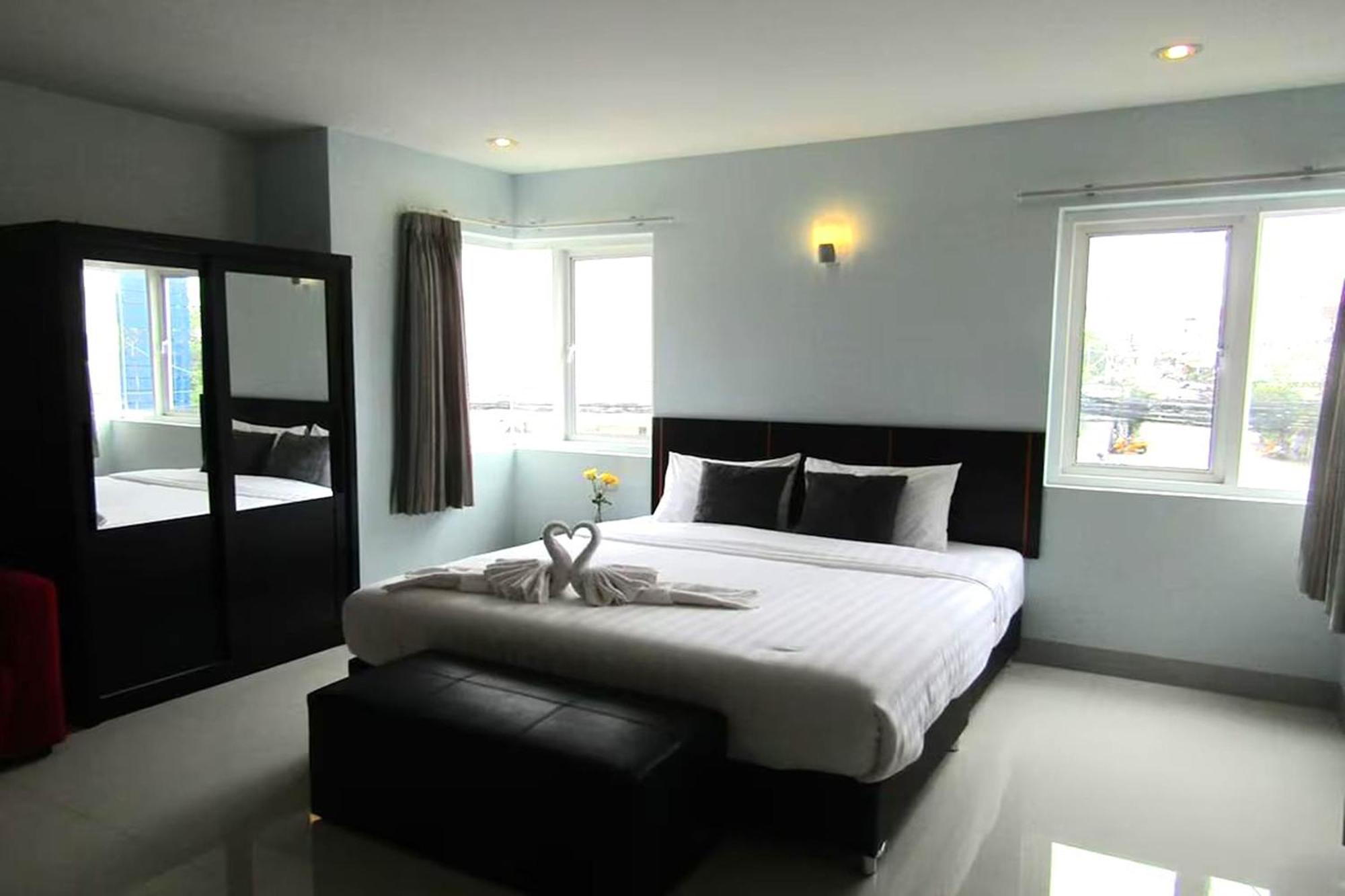 La Viva Hotel Buriram Buitenkant foto