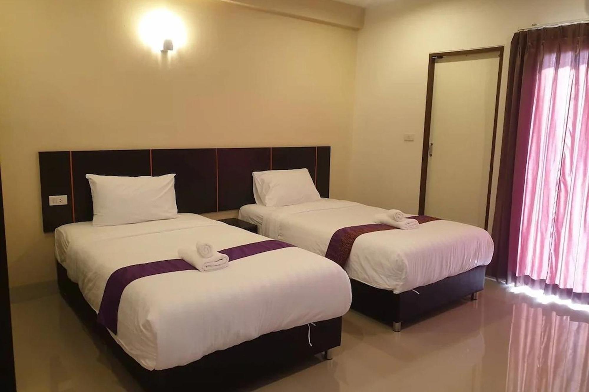 La Viva Hotel Buriram Buitenkant foto