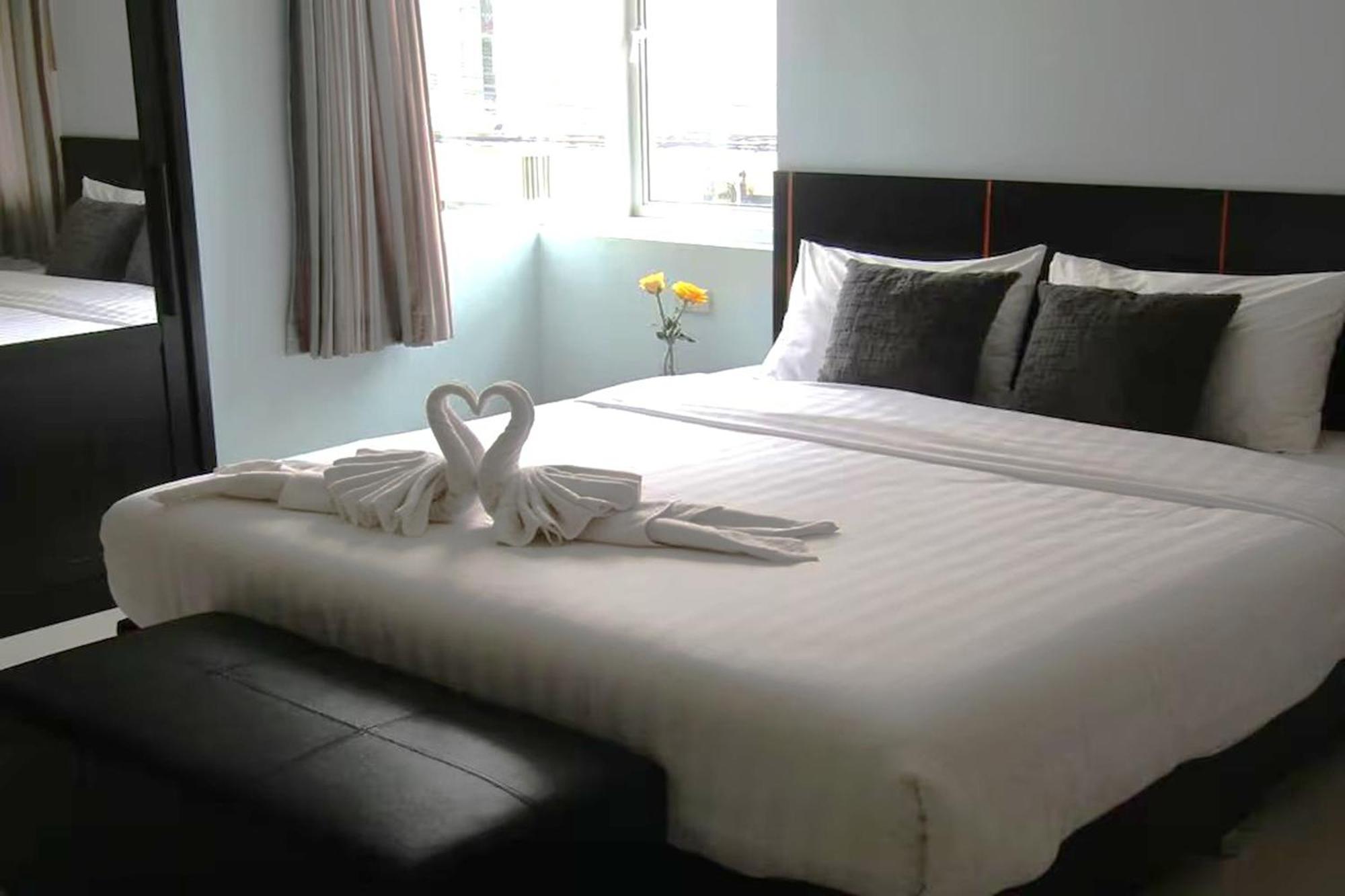 La Viva Hotel Buriram Buitenkant foto