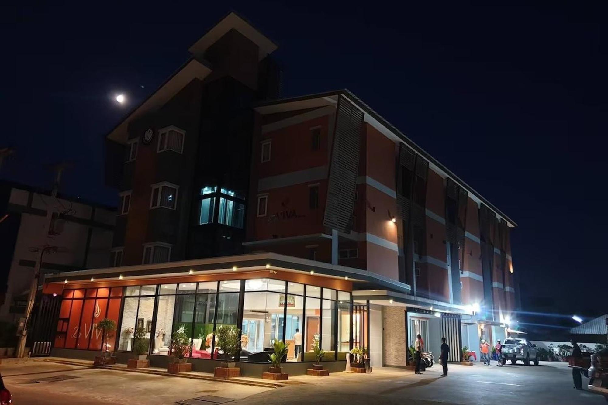 La Viva Hotel Buriram Buitenkant foto