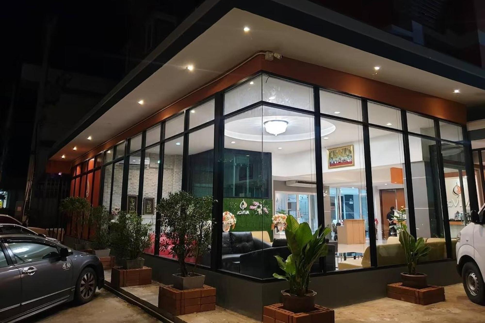 La Viva Hotel Buriram Buitenkant foto